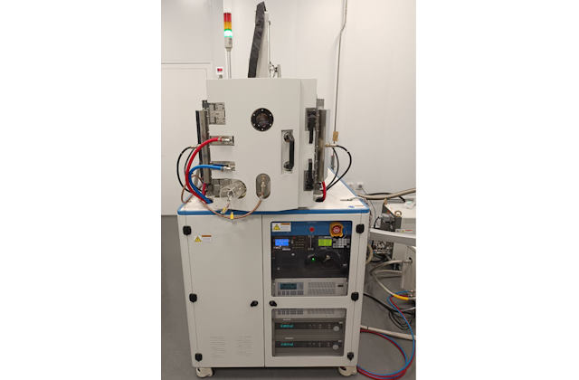 Система одностороннего магнетронного распыления с групповой вертикальной загрузкой подложек  UL-CMS